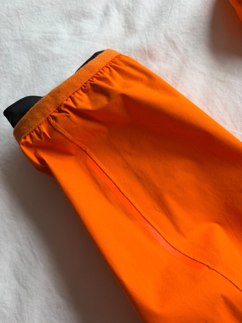 Rapha Core Rain Jacket - Picture 5 of 6